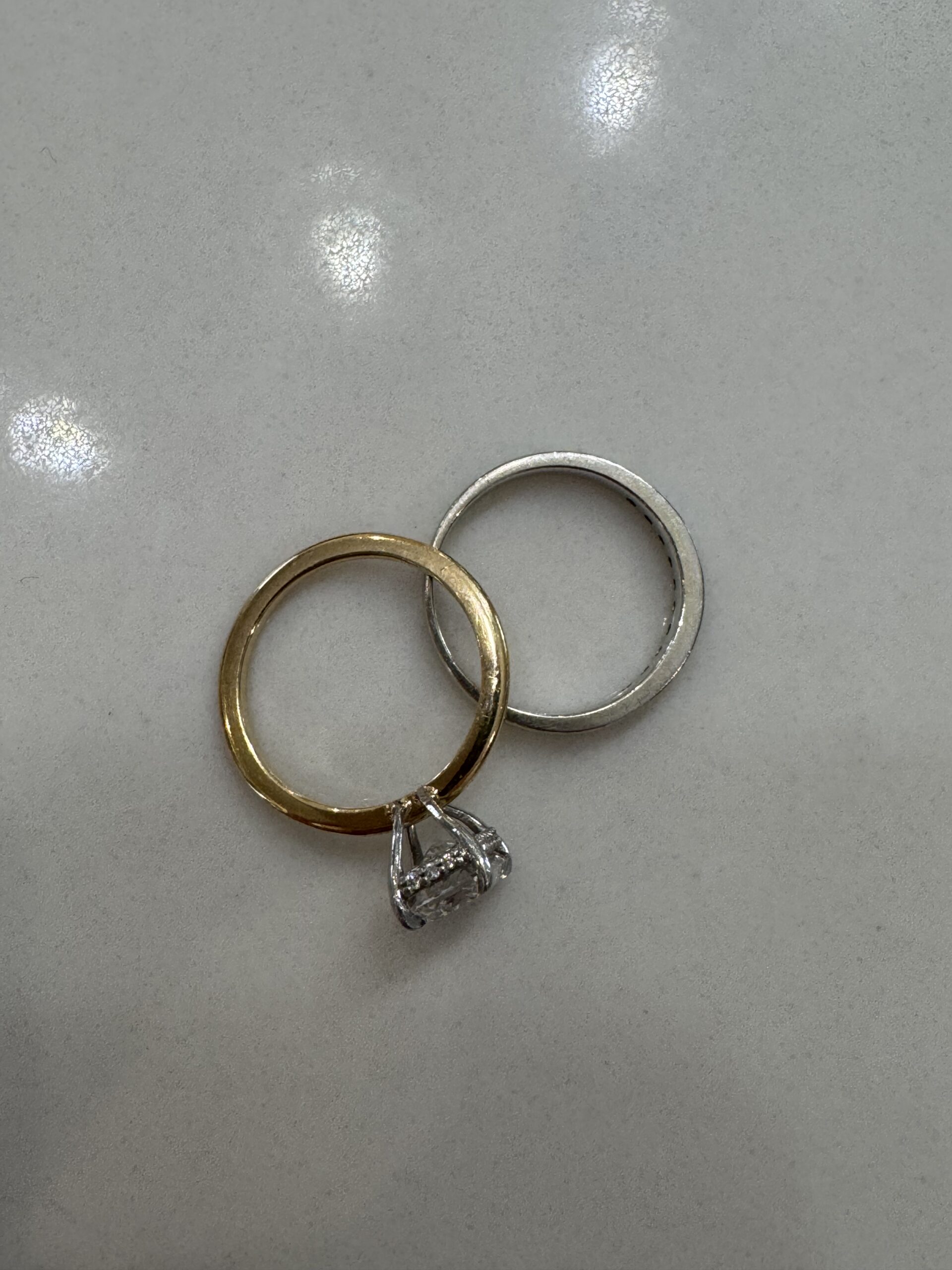IGI 2.02 Carat G VS1 Emerald Lab Grown Ring - Image 4