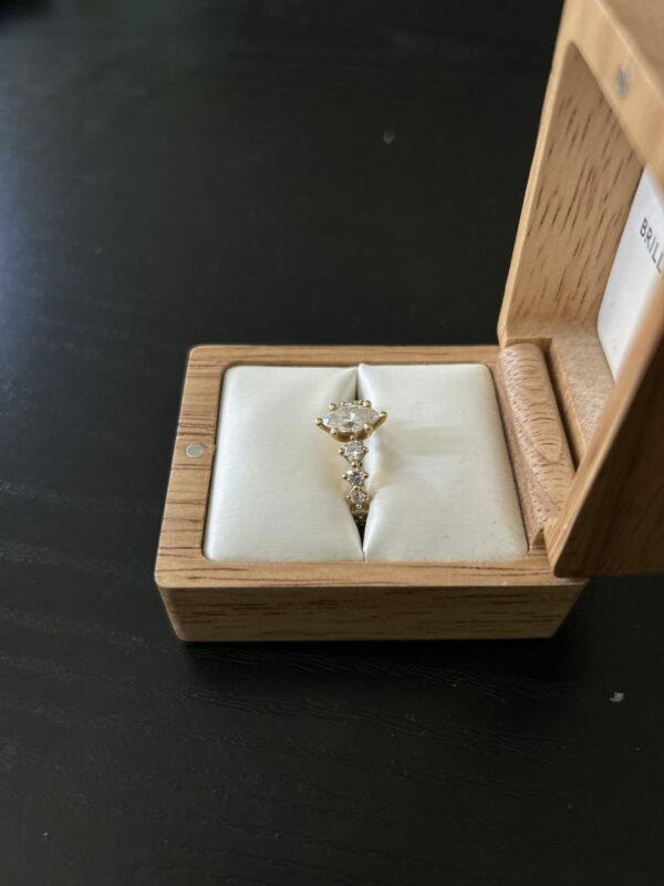 1 Carat E VS2 Marquise Lab Grown Ring - Image 4