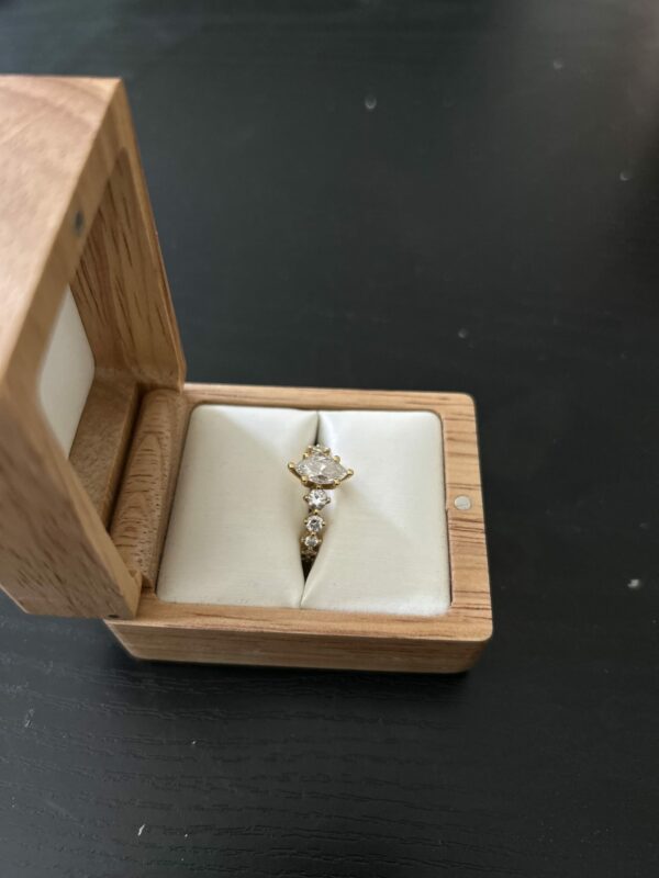 1 Carat E VS2 Marquise Lab Grown Ring - Image 6