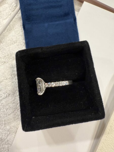 IGI 5.68 Carat E VS1 Cushion Lab Grown Ring - Image 5