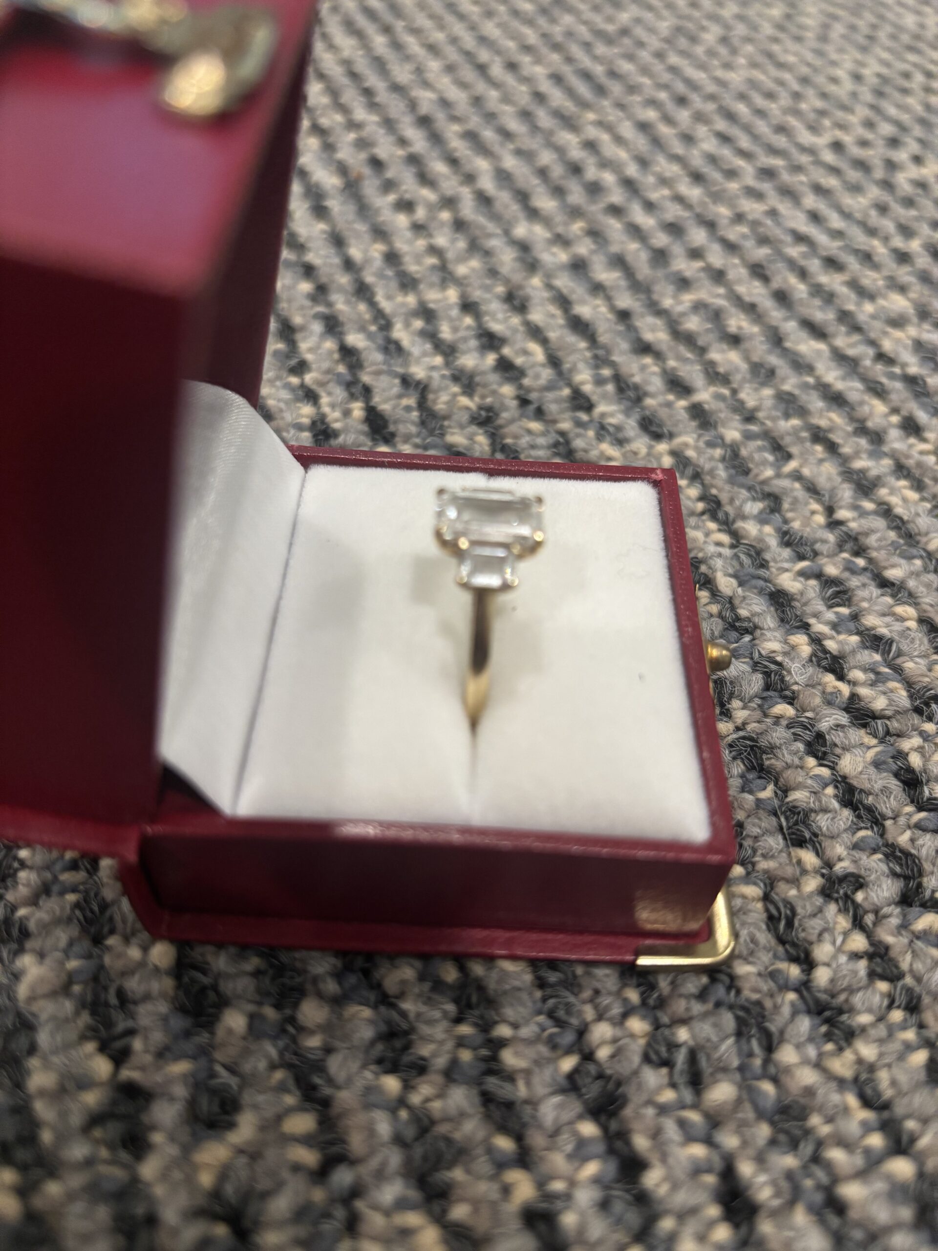 GSI 2.86 Carat F VVS2 Emerald Lab Grown Ring - Image 3