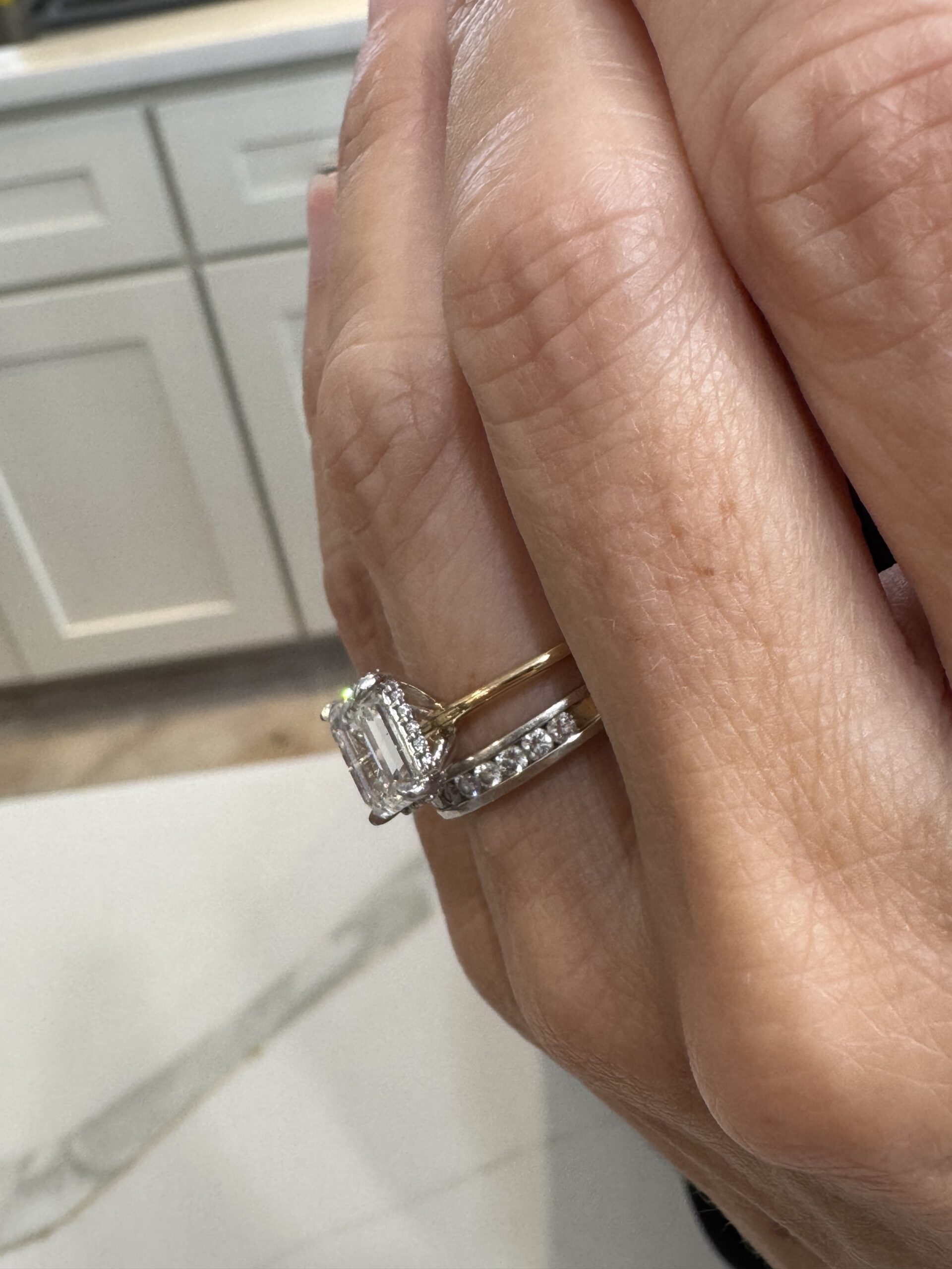 IGI 2.02 Carat G VS1 Emerald Lab Grown Ring - Image 6