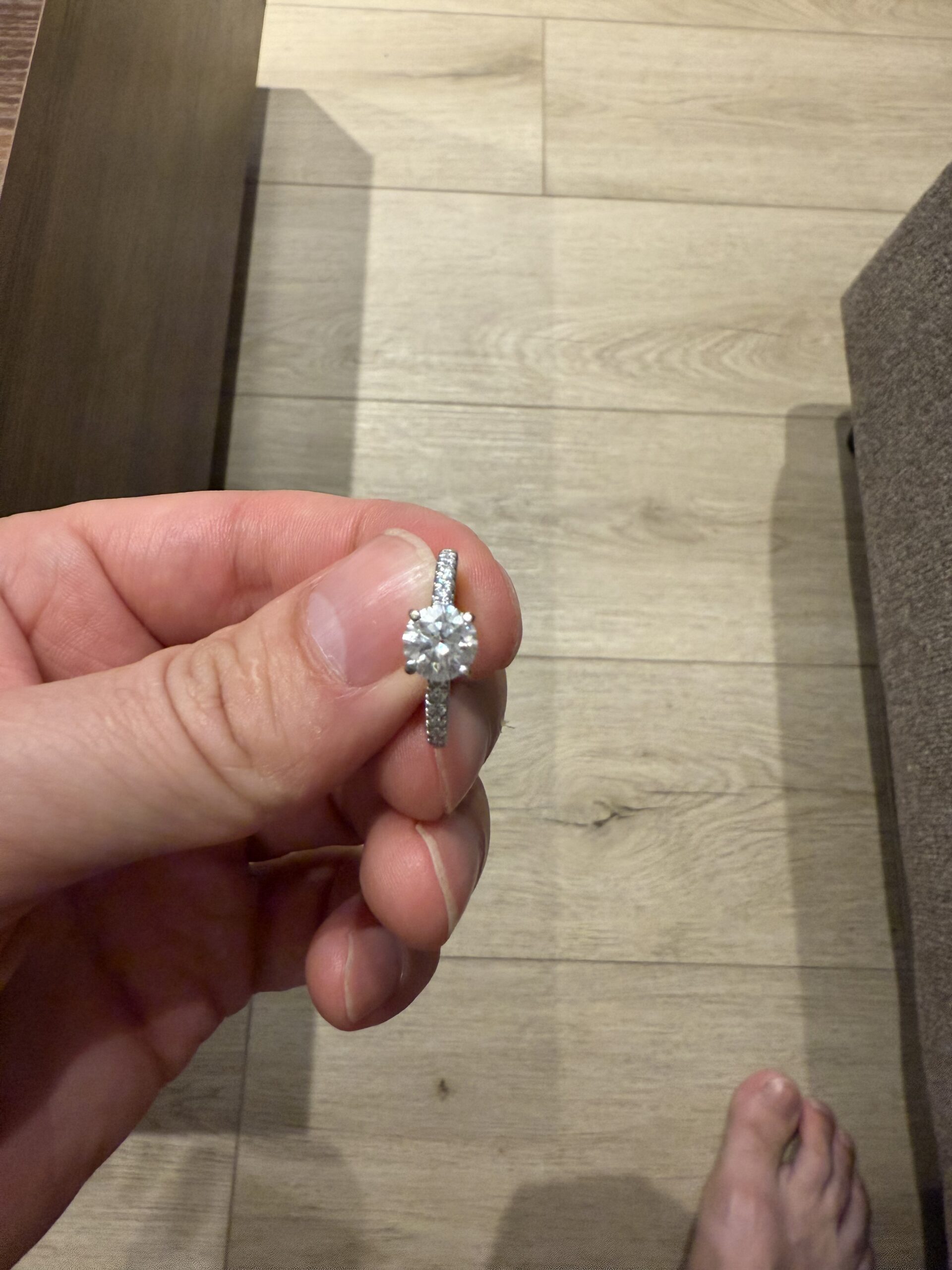 IGI 14 Carat D VS1 Round Lab Grown Ring - Image 7