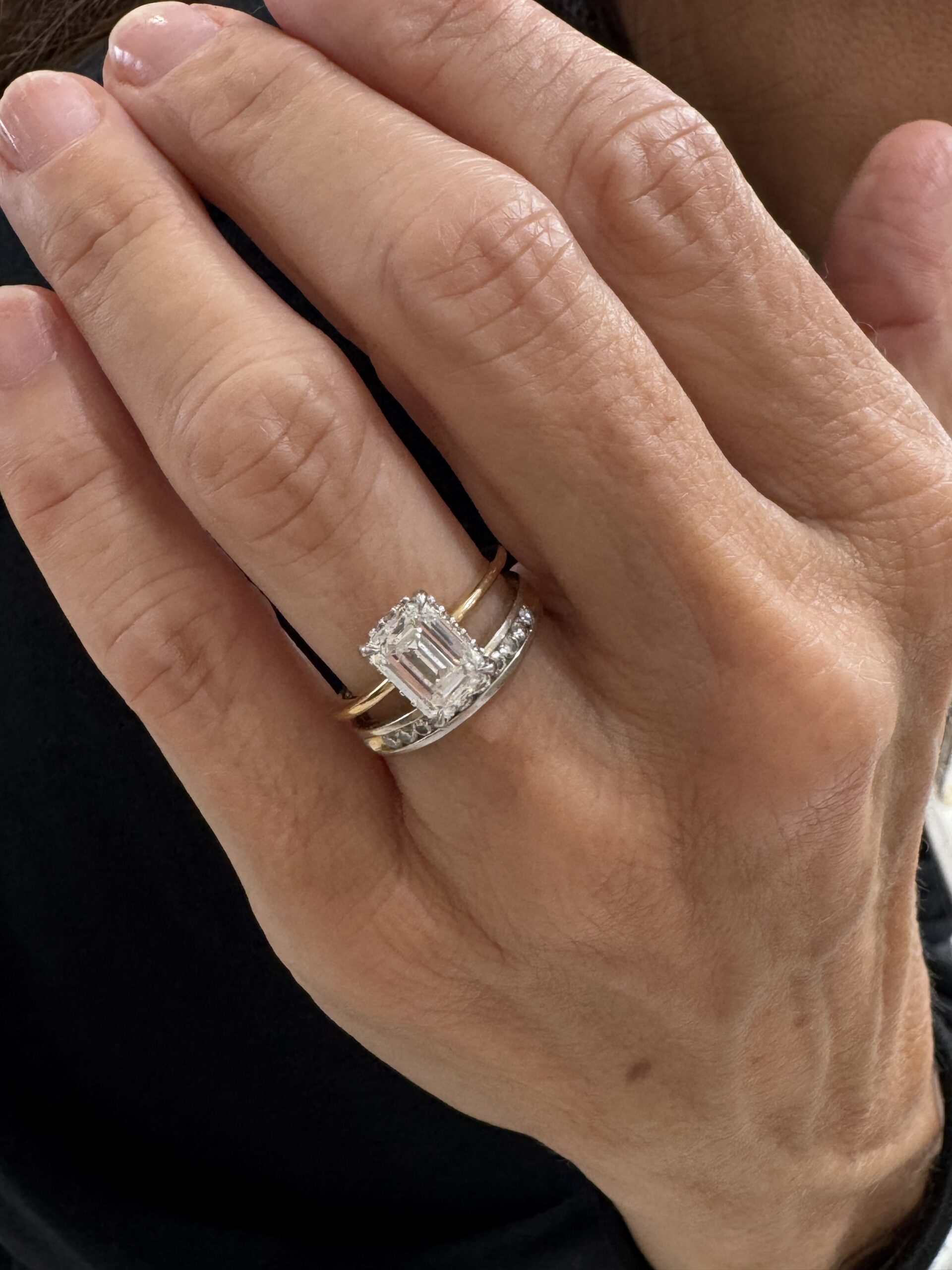 IGI 2.02 Carat G VS1 Emerald Lab Grown Ring - Image 3