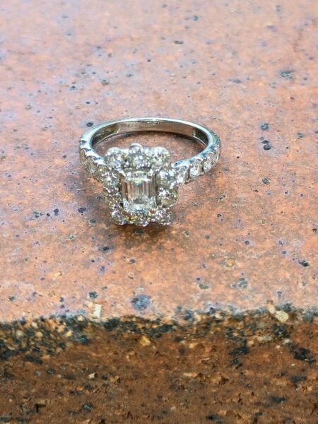 3 Carat F VS1 Emerald Lab Grown Ring - Image 3