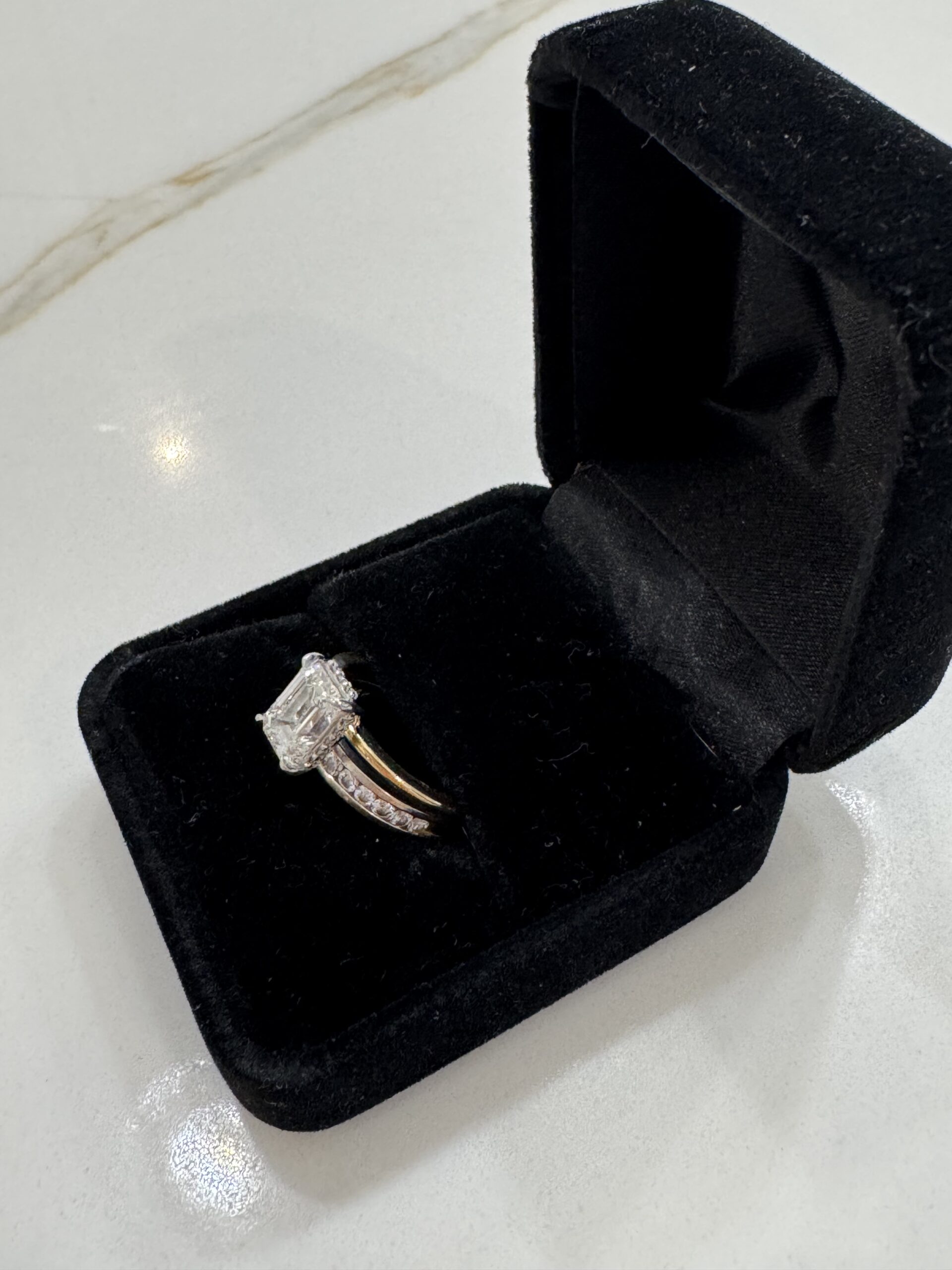 IGI 2.02 Carat G VS1 Emerald Lab Grown Ring - Image 5