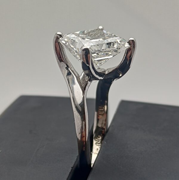 IGI 4.19 Carat G SI1 Princess Lab Grown Ring - Image 1