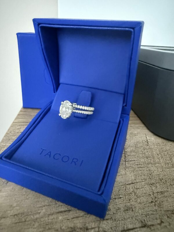 IGI 1.55 Carat D VVS1 Oval Lab Grown Ring - Image 5