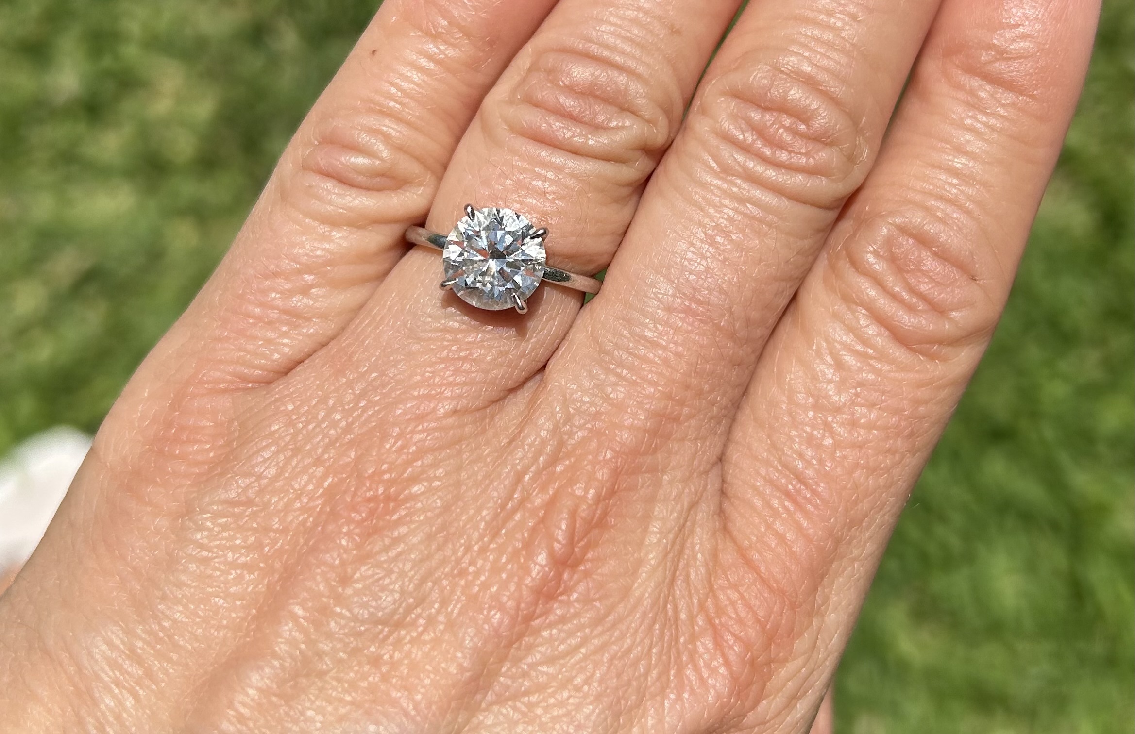 IGI 3.24 Carat E VVS2 Round Lab Grown Ring - Image 1