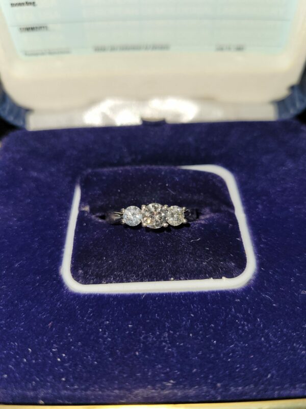 EGL 1 Carat H SI1 Round Natural Diamond Ring - Image 4