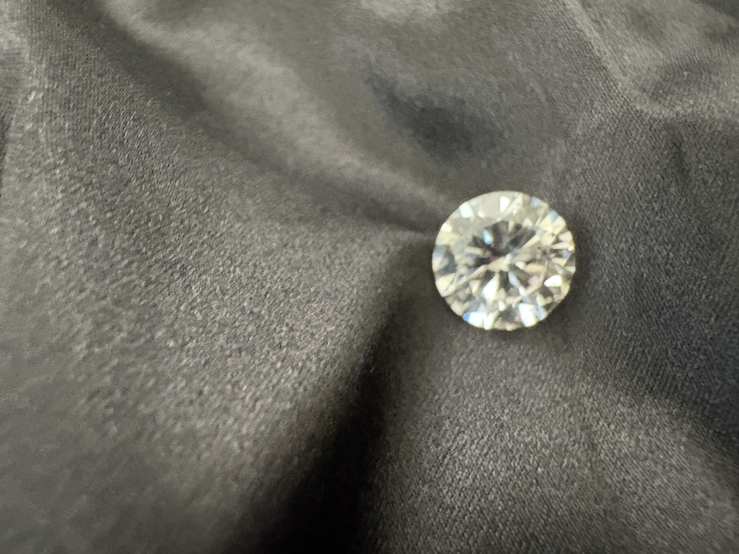 IGI 2.54 Carat J VS2 Round Lab Grown Loose Diamond - Image 2