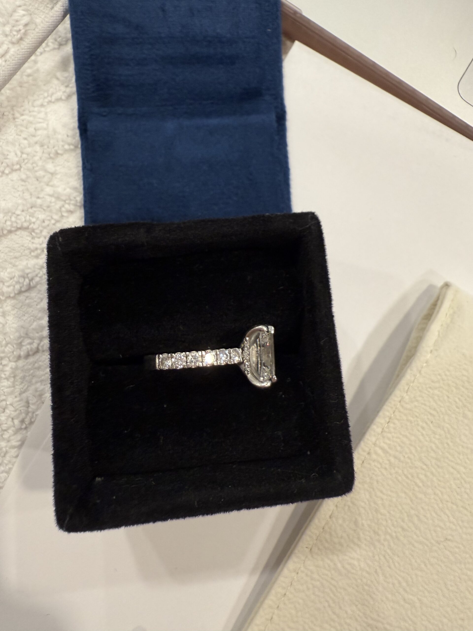 IGI 5.68 Carat E VS1 Cushion Lab Grown Ring - Image 4