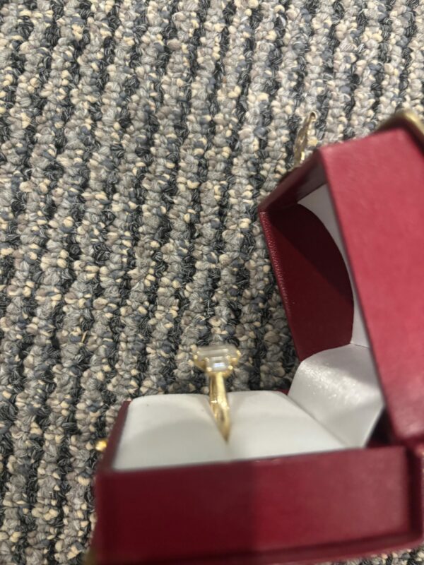GSI 2.86 Carat F VVS2 Emerald Lab Grown Ring - Image 5