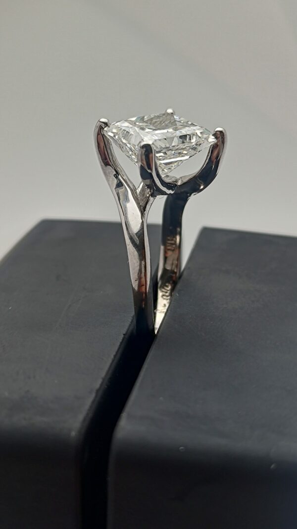 IGI 4.19 Carat G SI1 Princess Lab Grown Ring - Image 5