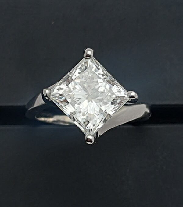IGI 4.19 Carat G SI1 Princess Lab Grown Ring - Image 6