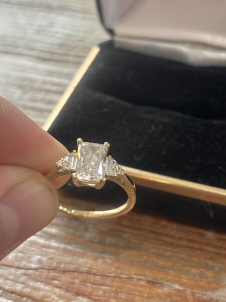 1.78 Carat E VVS2 Emerald Lab Grown Ring - Image 3