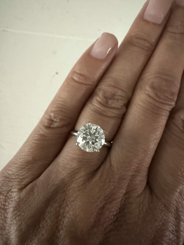 IGI 3.01 Carat J SI1 Round Lab Grown Ring - Image 2