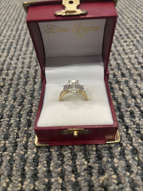 GSI 2.86 Carat F VVS2 Emerald Lab Grown Ring - Image 2