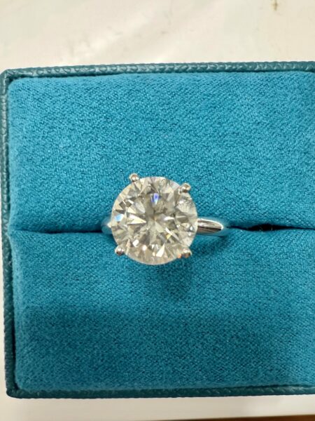 IGI 3.01 Carat J SI1 Round Lab Grown Ring - Image 5