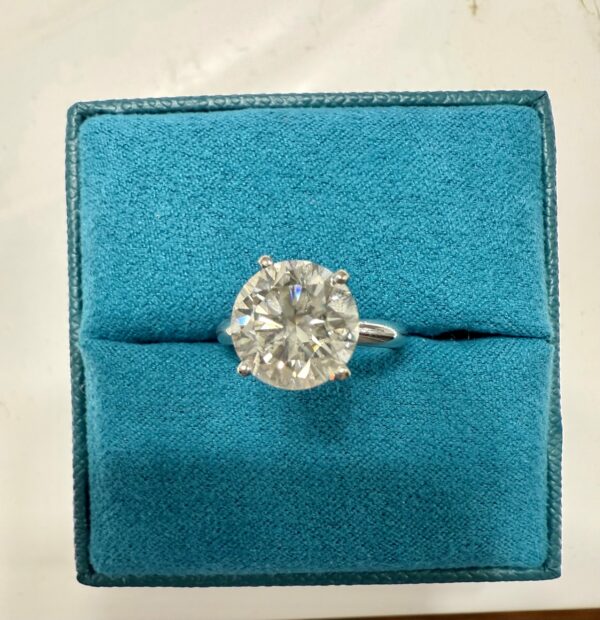 IGI 3.01 Carat J SI1 Round Lab Grown Ring - Image 5