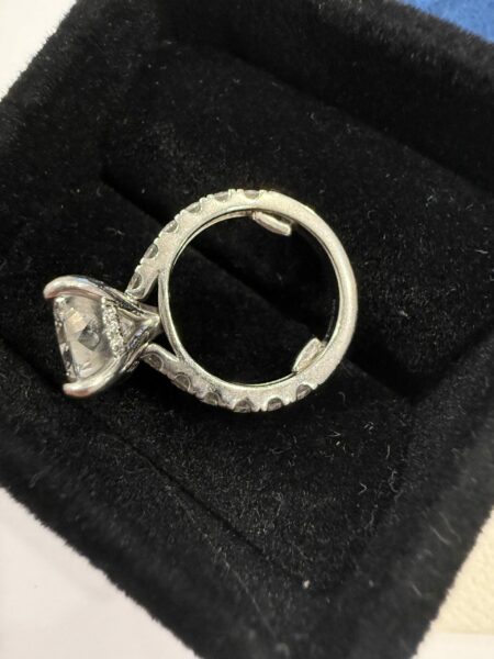 IGI 5.68 Carat E VS1 Cushion Lab Grown Ring - Image 6