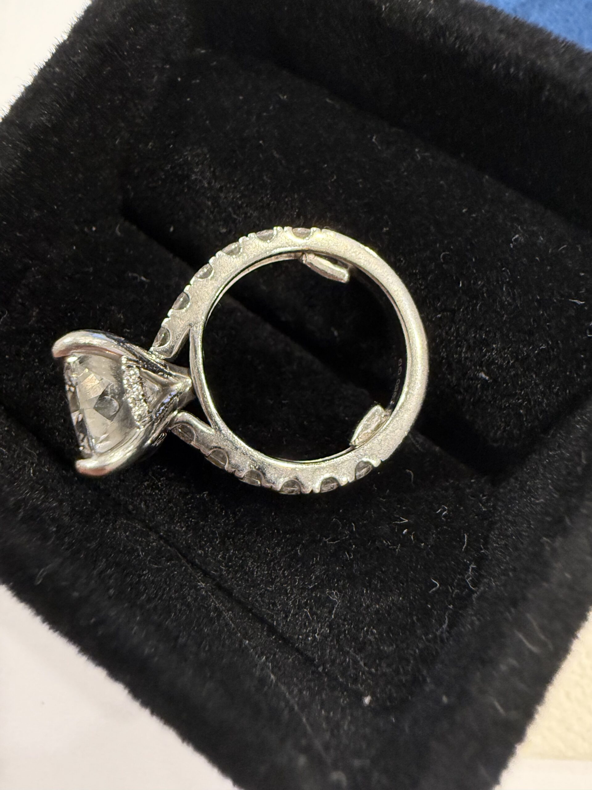 IGI 5.68 Carat E VS1 Cushion Lab Grown Ring - Image 6