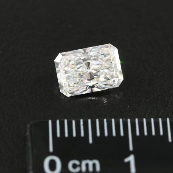 IGI 1.59 Carat F VS1 Radiant Lab Grown Loose Diamond - Image 8