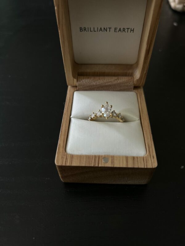1 Carat E VS2 Marquise Lab Grown Ring - Image 2