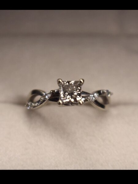 IGI .76 Carat J VS1 Princess Lab Grown Ring - Image 5