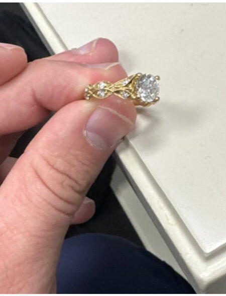 1.92 Carat G SI1 Round Natural Diamond Ring - Image 3