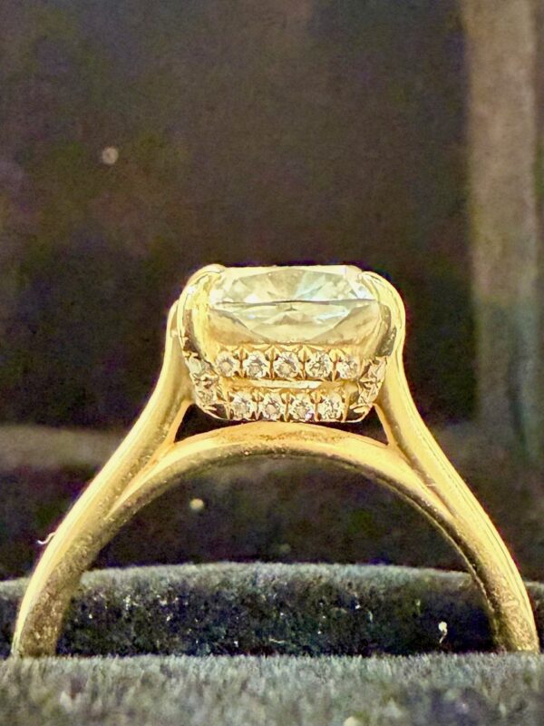IGI 2.83 Carat Lab-Grown G VVS2 Cushion Lab Grown Diamond with 44 .14 CT Natural Diamond Ring - Image 5