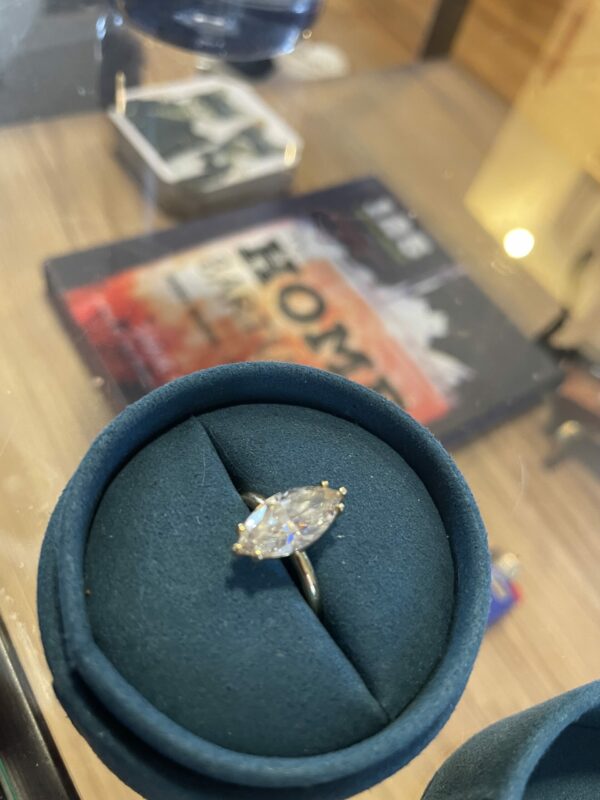 2.32 Carat I VS2 Marquise Lab Grown Ring - Image 4