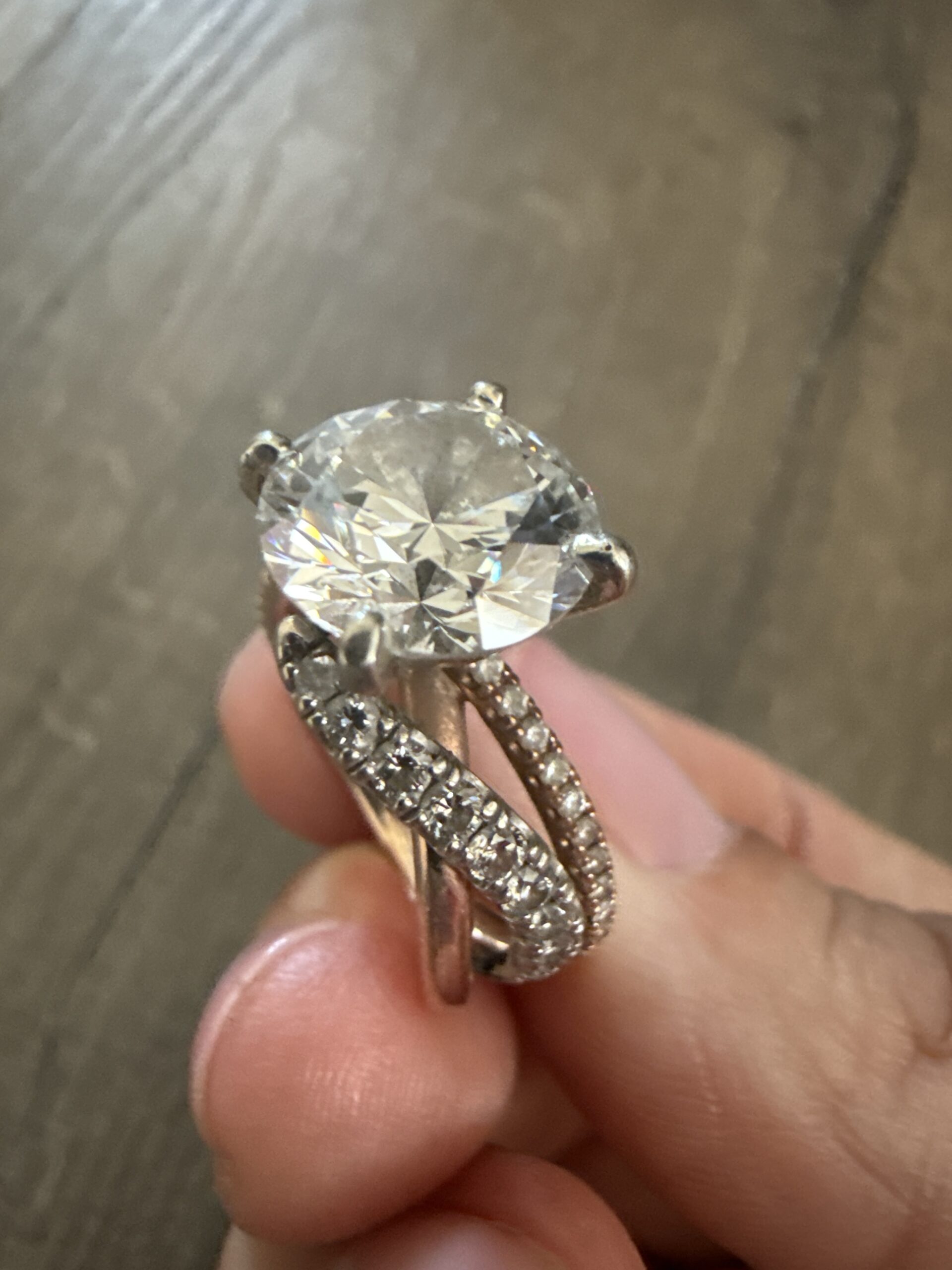 4.53 Carat E VS1 Round Lab Grown Ring - Image 1
