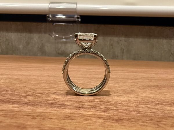 IGI 4.24 Carat G VVS2 Princess Lab Grown Ring - Image 5