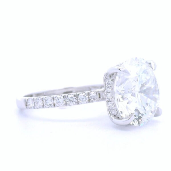 IGI 5.70 Carat E VVS2 Round Lab Grown Ring - Image 5