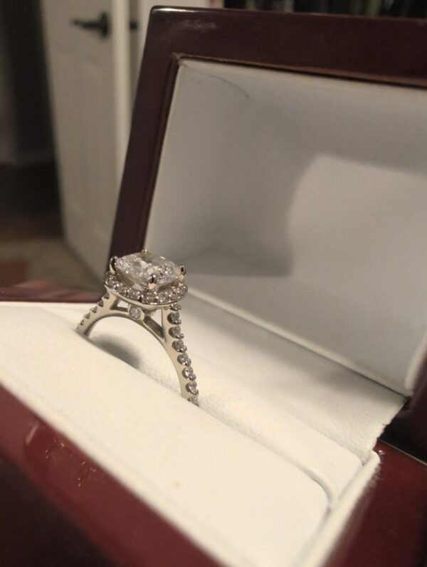 IGI 1.08 Carat D VS2 Cushion Lab Grown Ring - Image 3