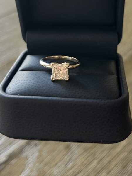 IGI 1.78 Carat F VS1 Princess Lab Grown Ring - Image 2