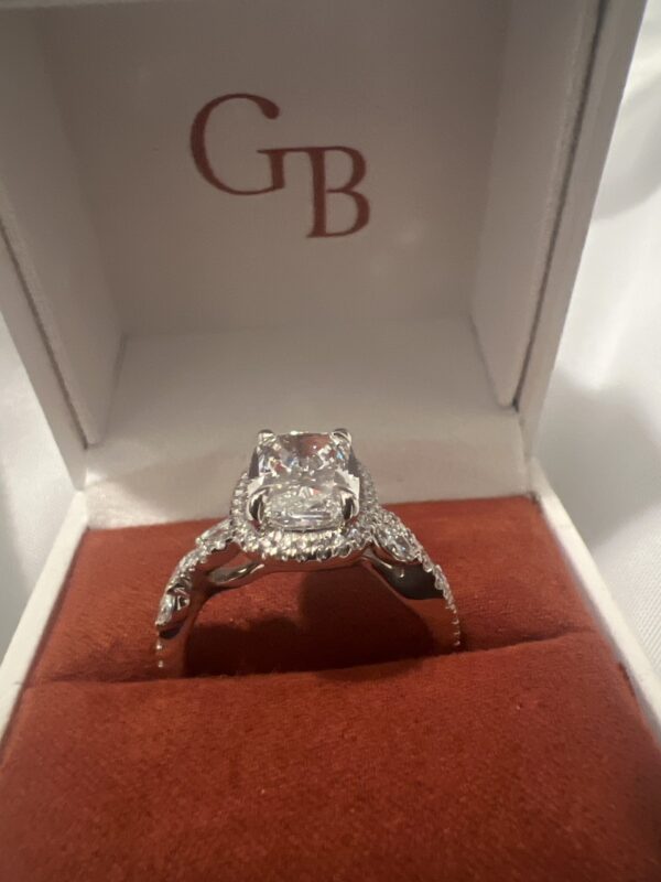 IGI 3.04 Carat F VS1 Cushion Lab Grown Diamond Ring - Image 4