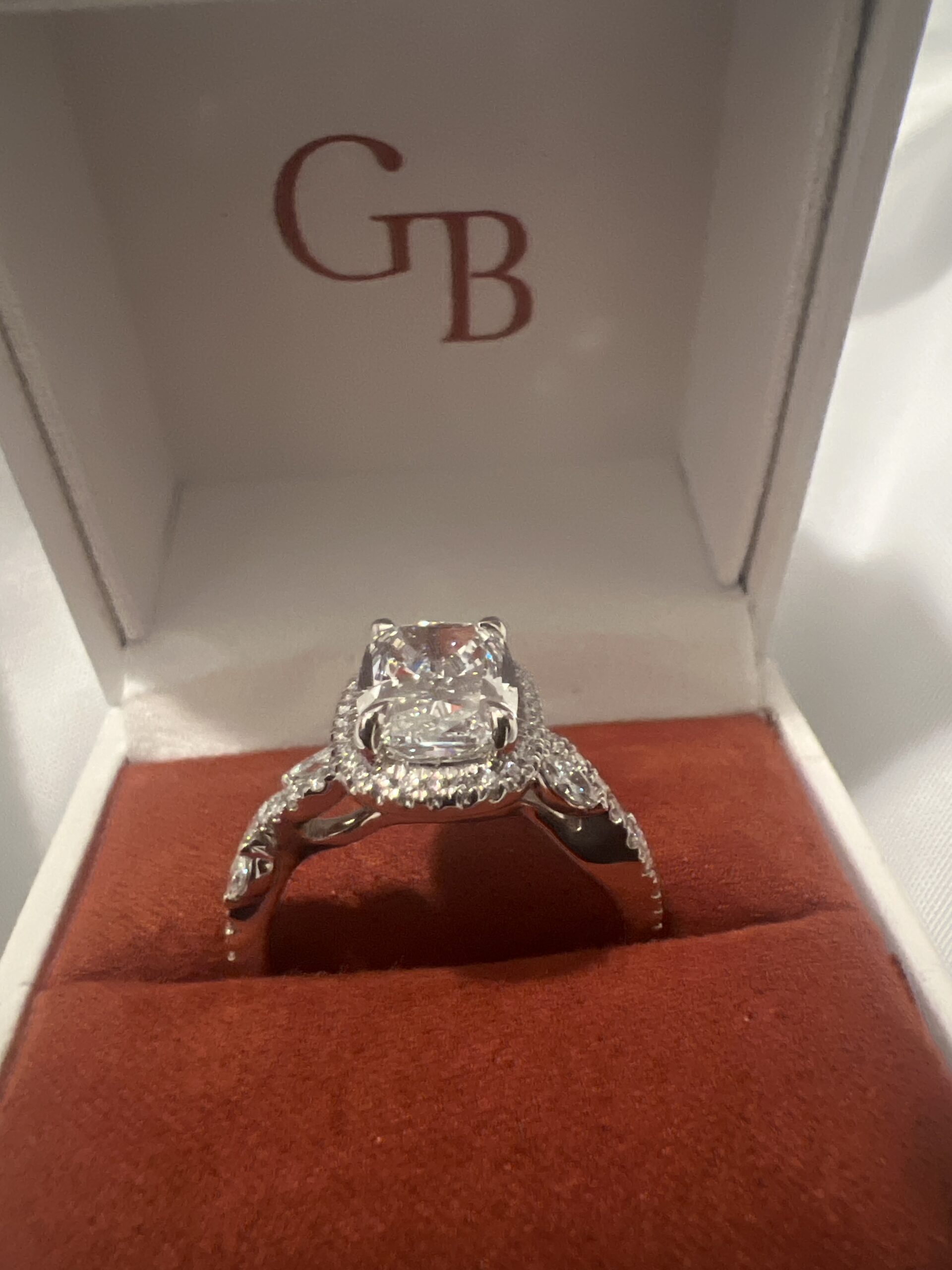 IGI 3.04 Carat F VS1 Cushion Lab Grown Diamond Ring - Image 4