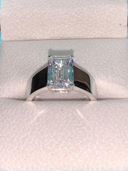 IGI 4.62 Carat D VVS2 Emerald Lab Grown Diamond Ring - Image 3