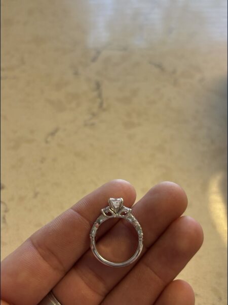 IGI 0.77 Carat E VVS2 Princess Lab Grown Ring - Image 2