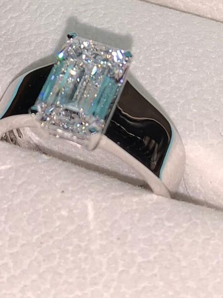 IGI 4.62 Carat D VVS2 Emerald Lab Grown Diamond Ring - Image 4