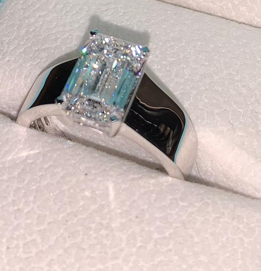 IGI 4.62 Carat D VVS2 Emerald Lab Grown Diamond Ring - Image 4