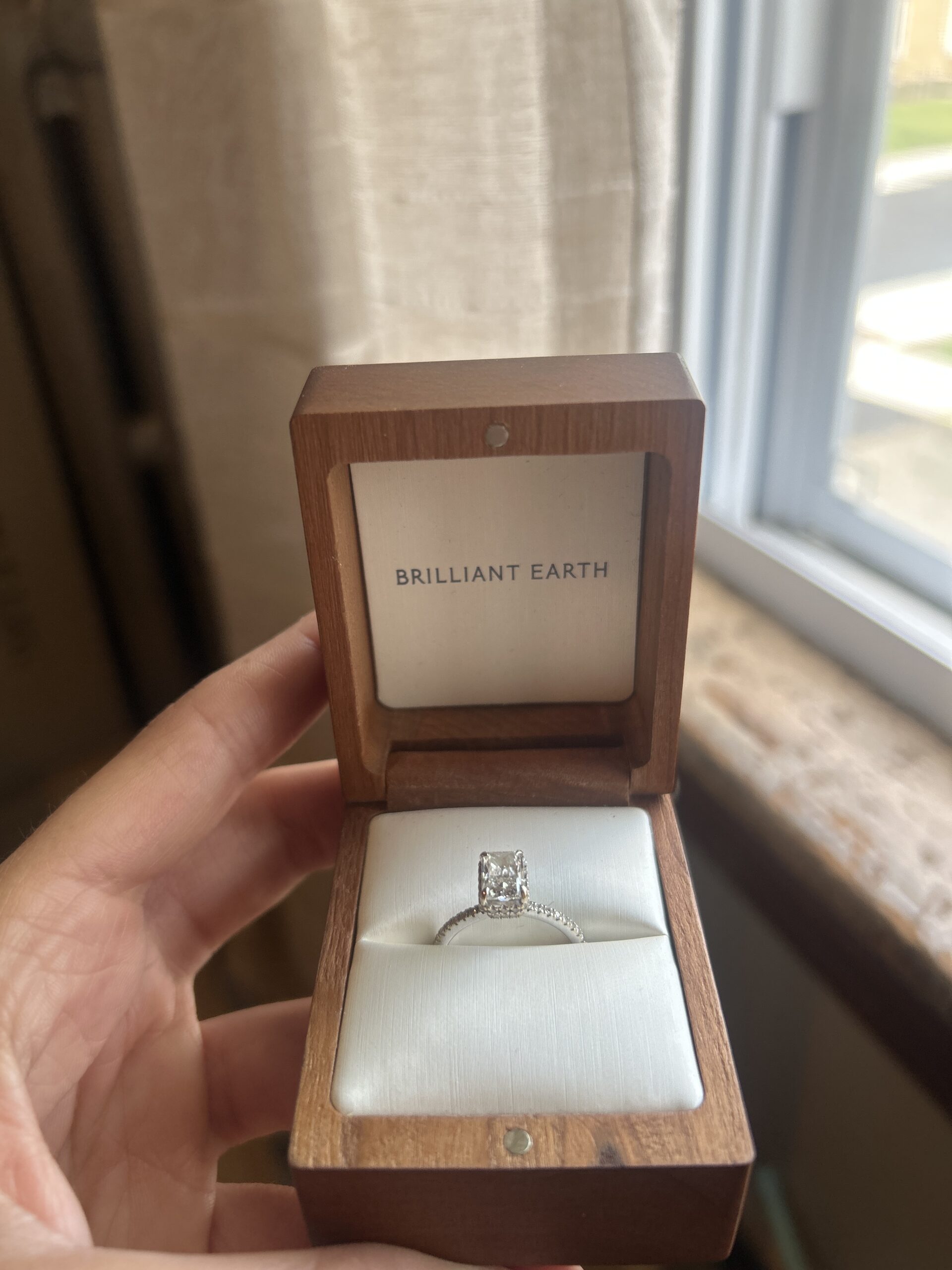 IGI 1.28 Carat F VS2 Radiant Lab Grown Ring - Image 9