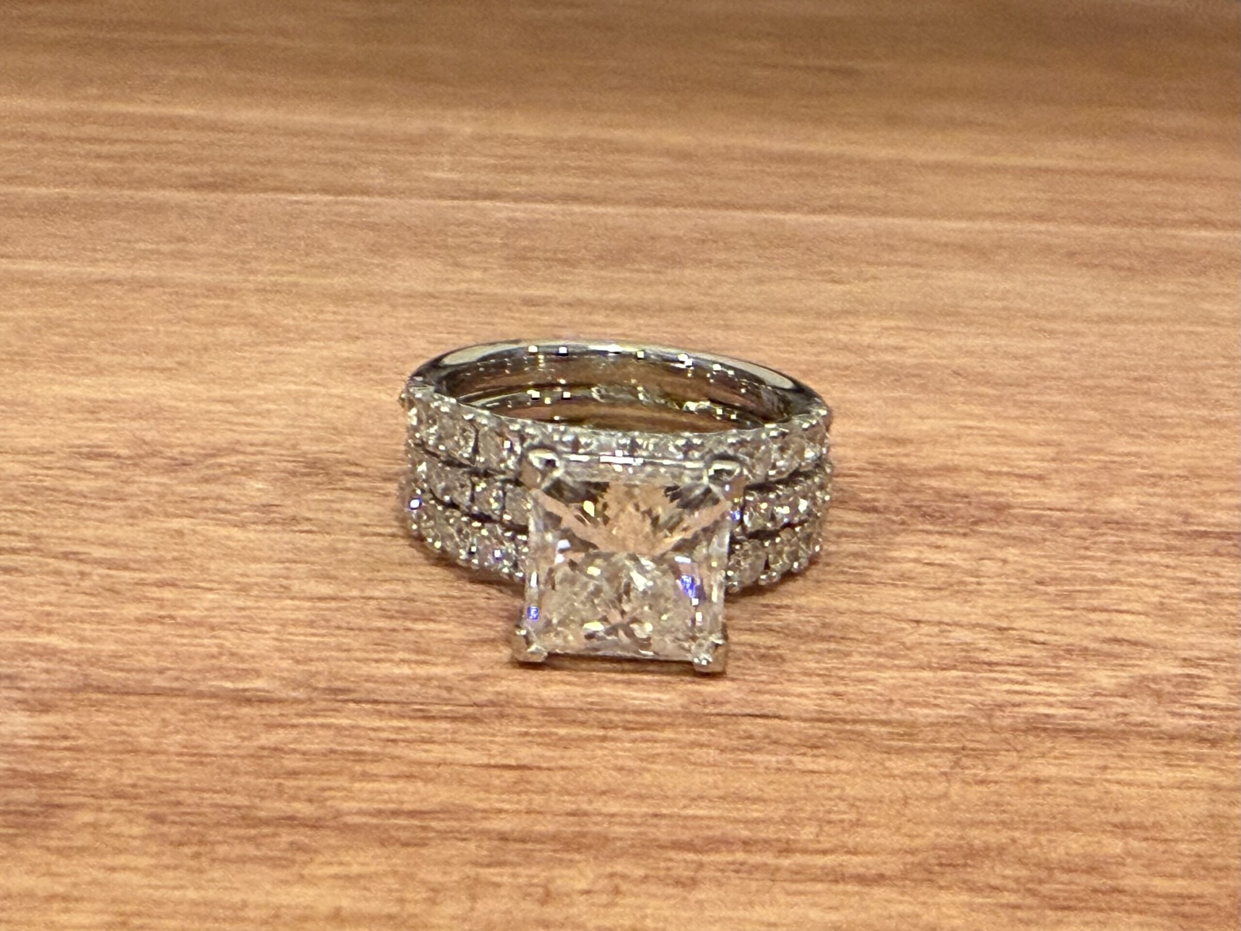 IGI 4.24 Carat G VVS2 Princess Lab Grown Ring - Image 8