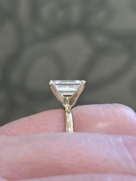 IGI 2.12 Carat F VVS2 Emerald Lab Grown Diamond Ring - Image 2