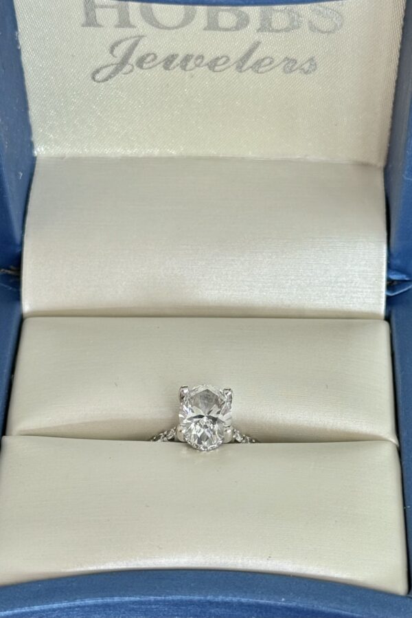 2.17 Carat G SI1 Oval Lab Grown Ring - Image 21