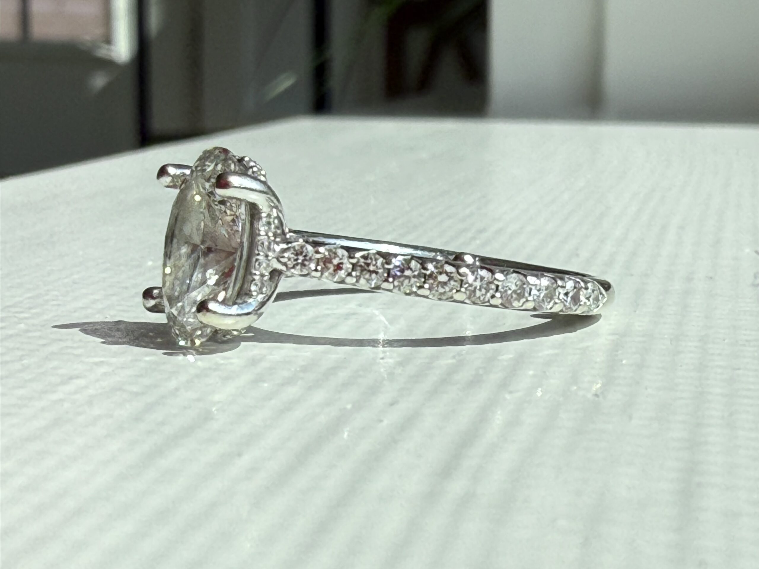 2.17 Carat G SI1 Oval Lab Grown Ring - Image 25