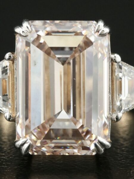 IGI 8 Carat D VS1 Emerald Lab Grown Ring - Image 2