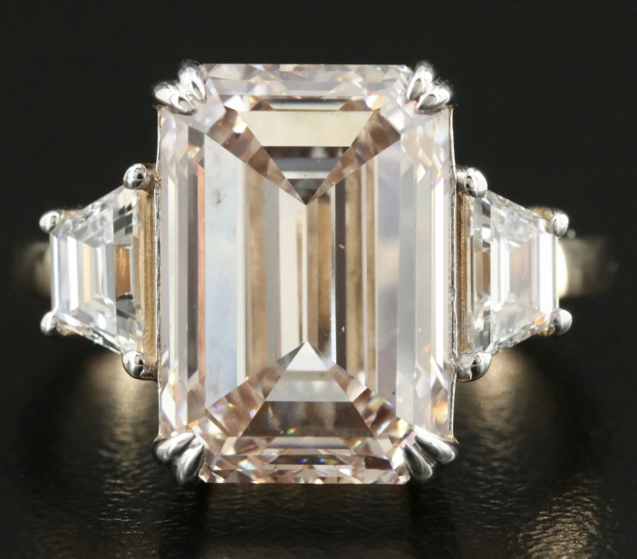 IGI 8 Carat D VS1 Emerald Lab Grown Ring - Image 2